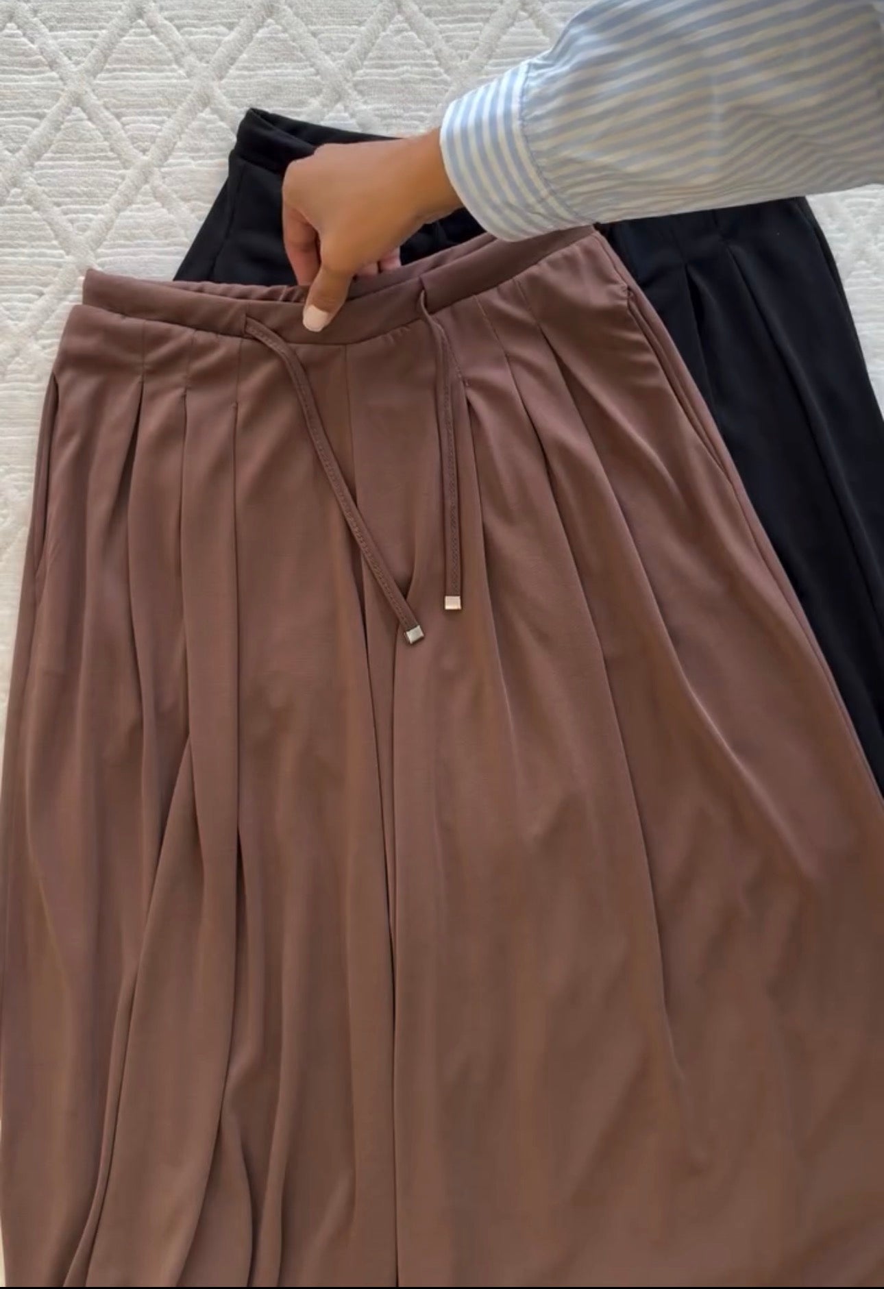 CH - 6104 - Breeze Pleated Pants | Saimwear