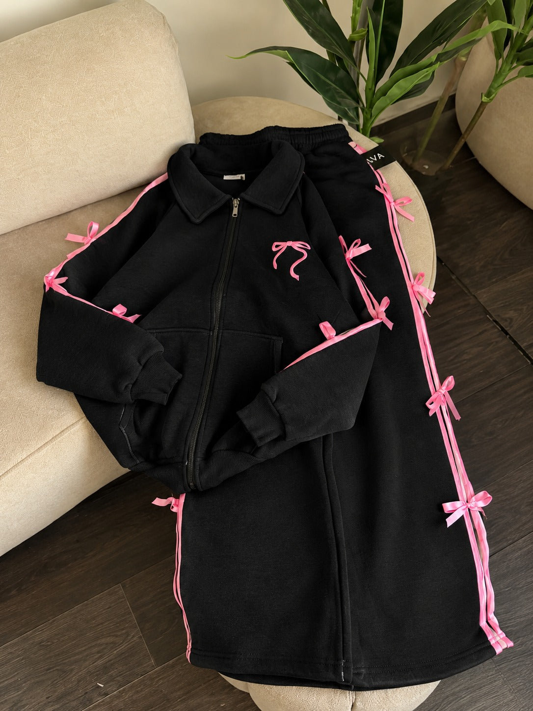 CH - 6146 - Coquette Bow Fleece Tracksuit | Saimwear
